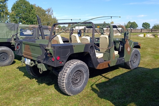 Vojenský veterán - Humvee